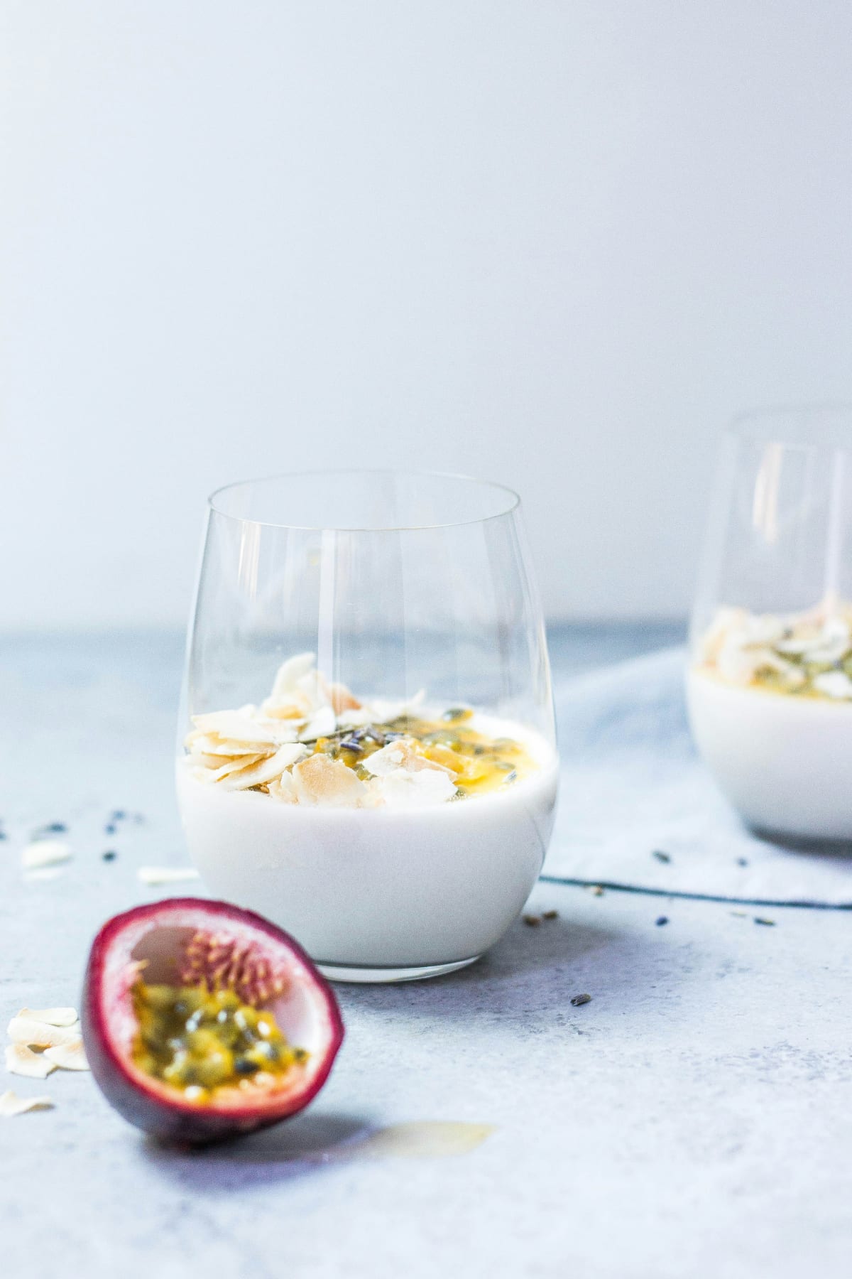 Exemple d'aliment riche en probiotiques naturels avec un verre de kefir de lait