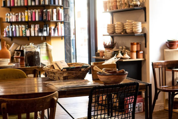 Ambiance chaleureuse chez Graine, à Saint-Malo, établissement partenaire de nümorning Image