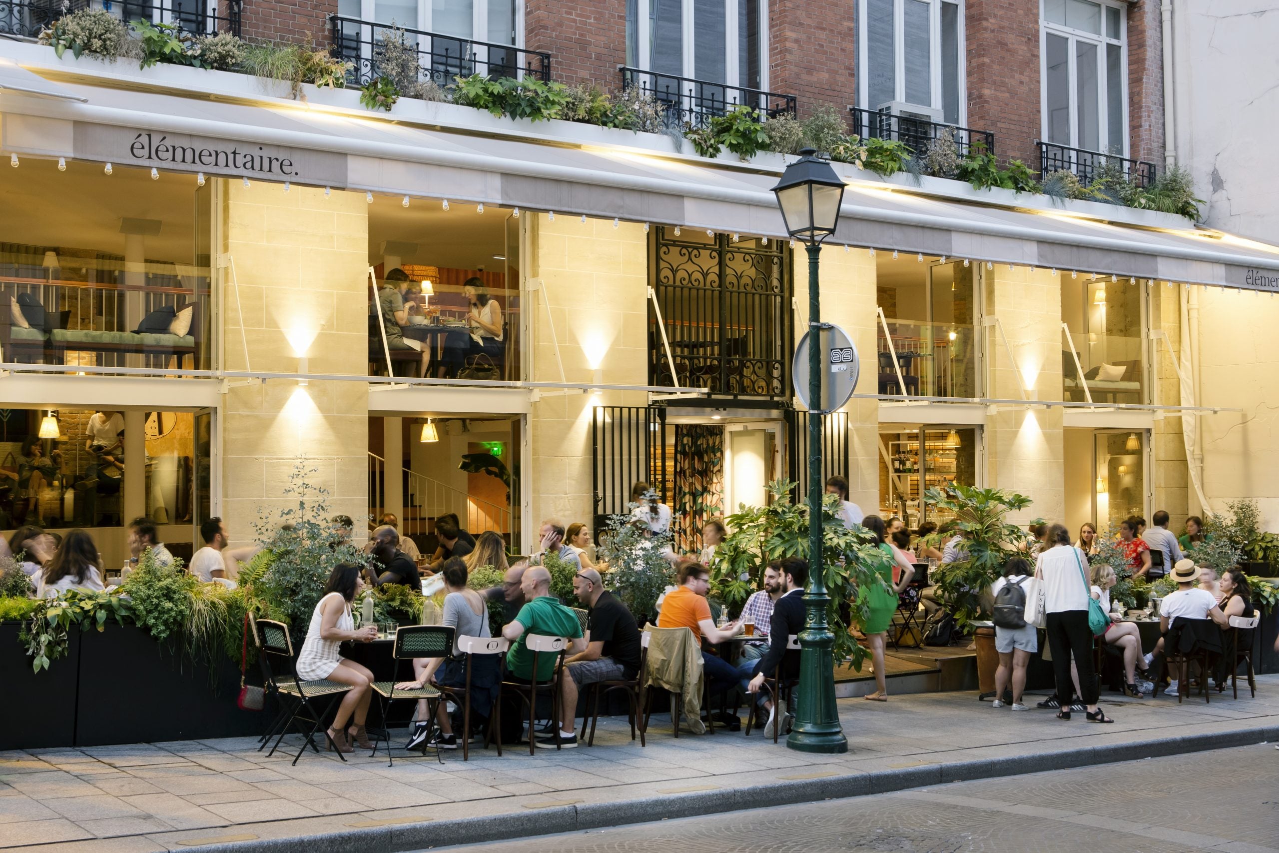 Restaurant [nom], lieu convivial proposant les produits nümorning Image