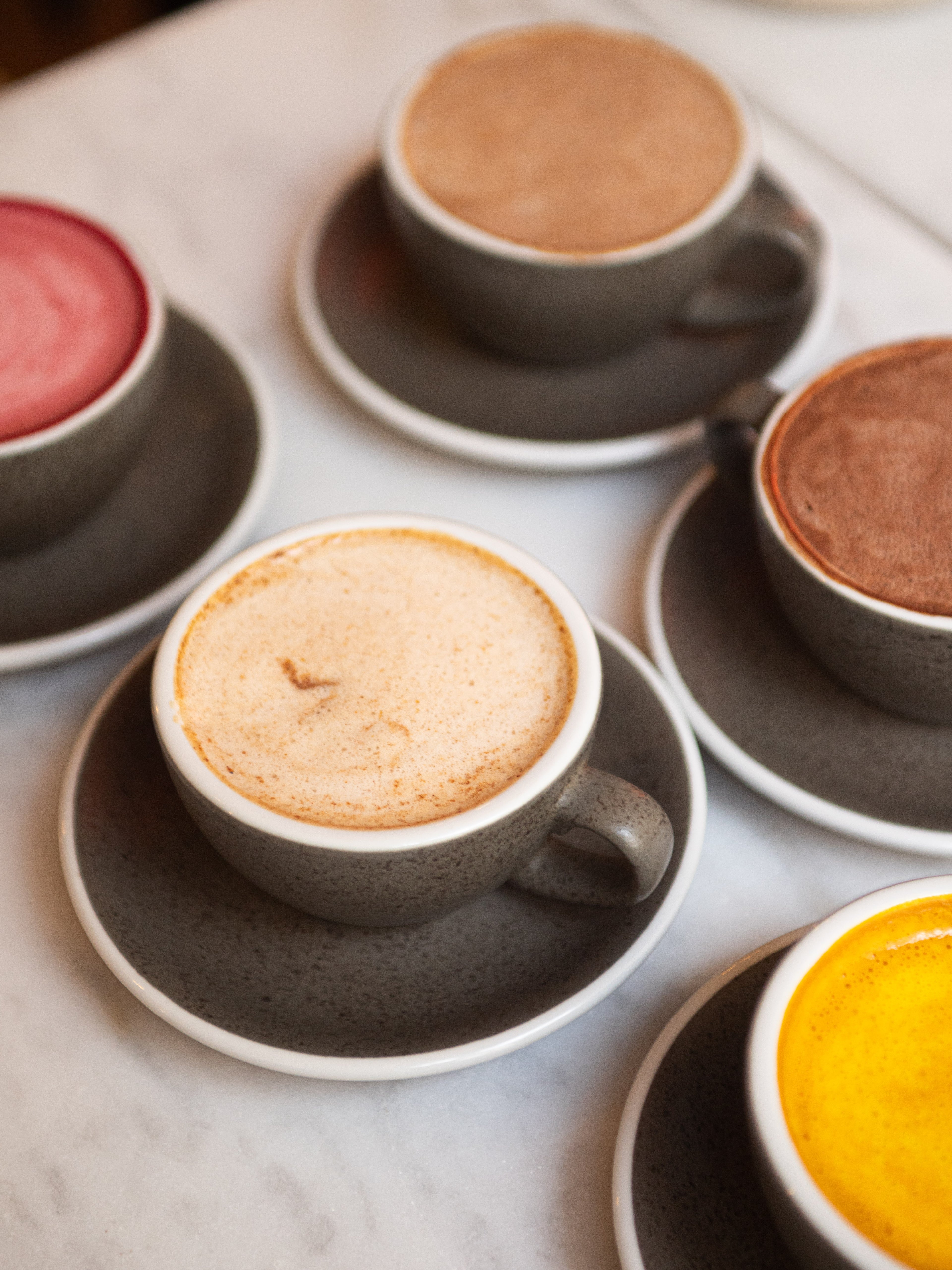 Tasses de boissons instantanées bio colorées nümorning prêtes à déguster Image
