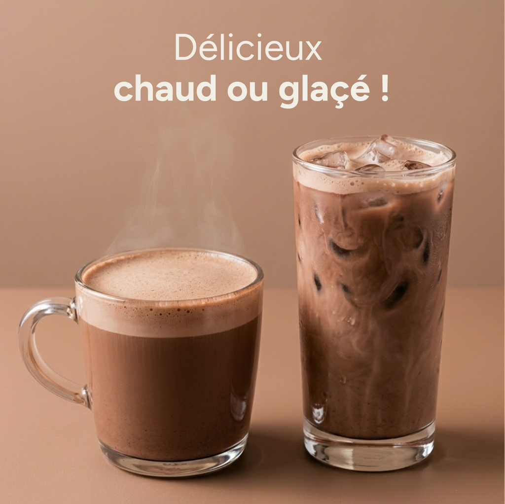 Macaccino servi chaud en mug et glacé en verre